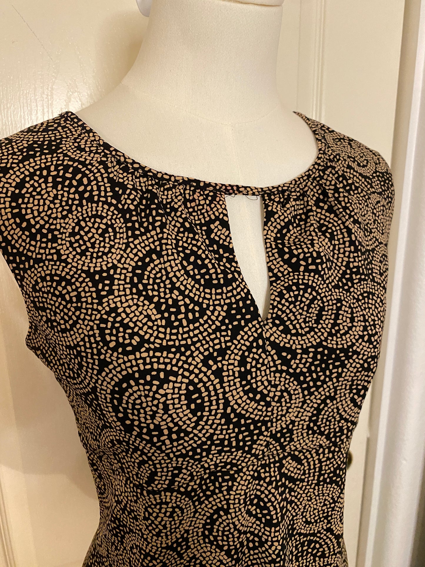 New York & Company Brown and Black Pattern Knee Length Dress (~$17 off retail)!