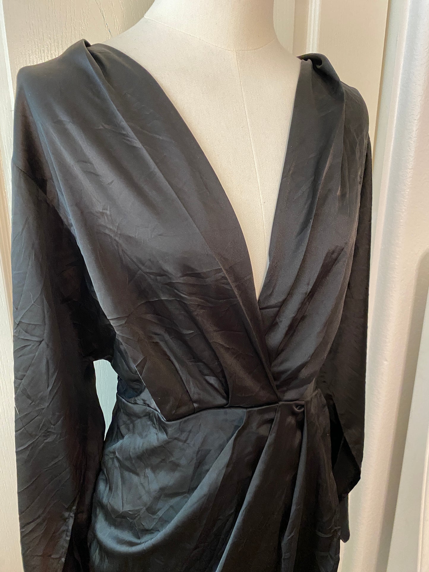 Black V Neck Wrap Knee Length Long Sleeve Mini Dress Robe