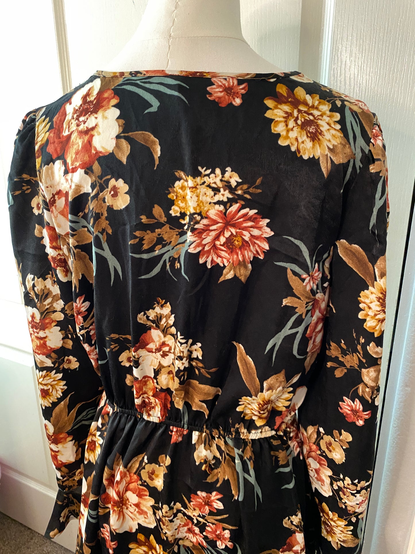 Xhilaration Black and Floral Tropical Wrap Robe Dress Knee Length Long Sleeve