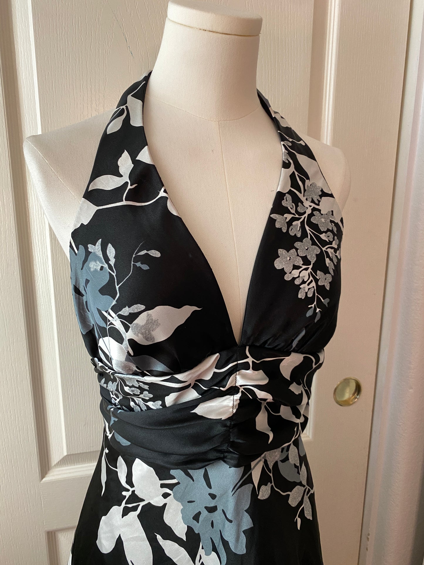 Studio Y V Neck Floral Black White Grey Wrap Knee Length Halter Dress