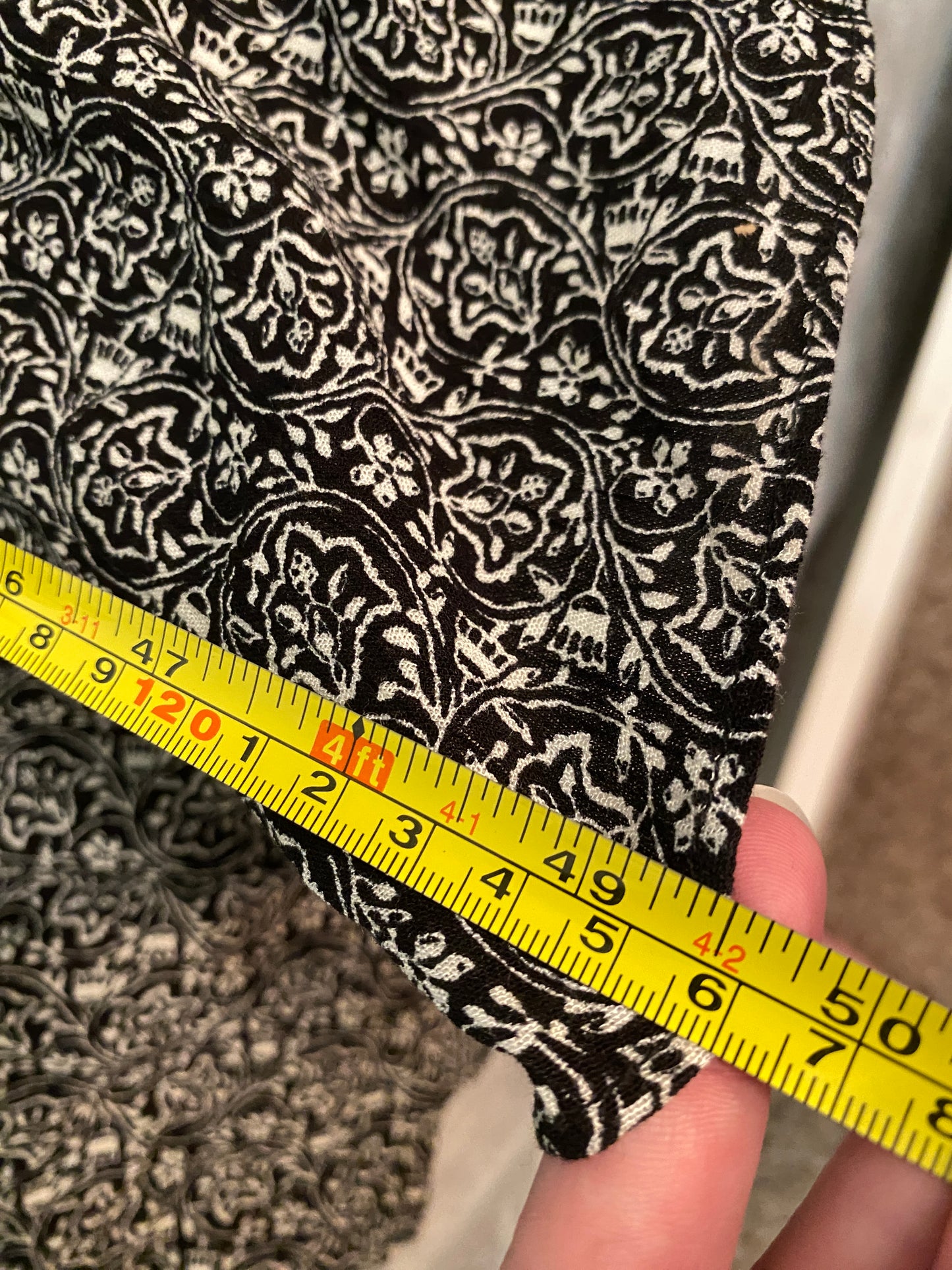 Roan and Ryan Evereve Black White Fit and Flare Puff Sleeve V Neck Maxi Dress
