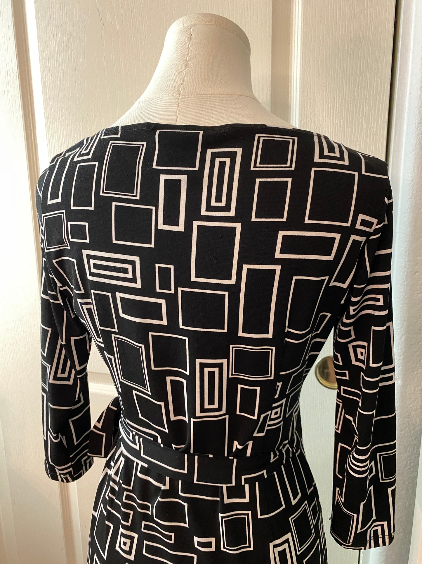 GNW Black and White Square Pattern Wrap Bow V Neck Dress