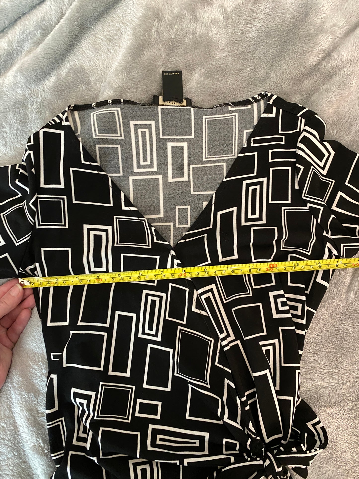 GNW Black and White Square Pattern Wrap Bow V Neck Dress