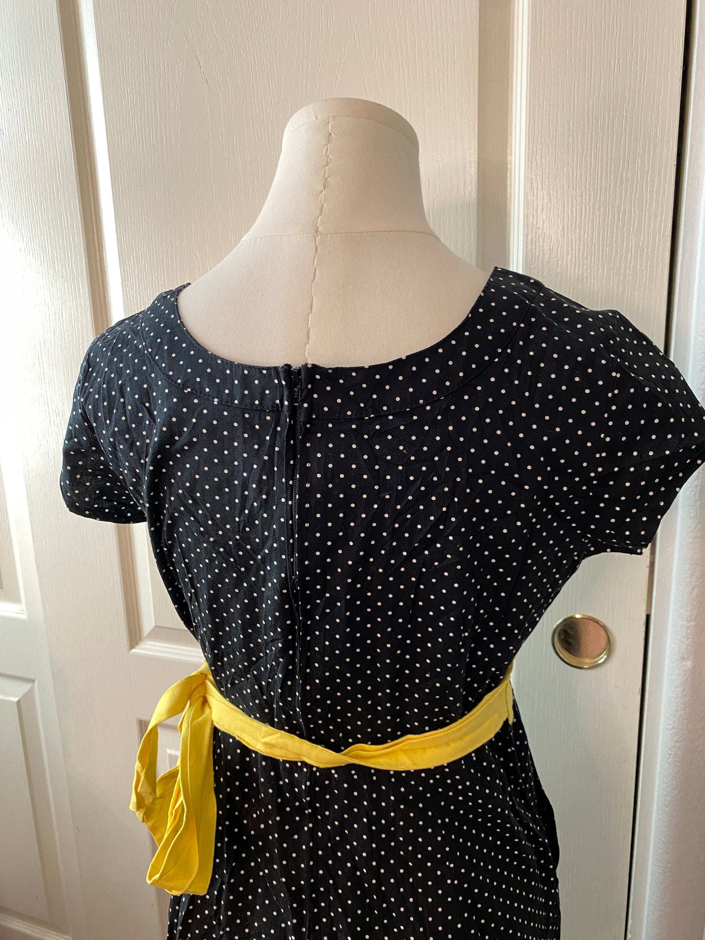 Jody California Black White Yellow Polka Dot Wrap Short Sleeve Summer Dress