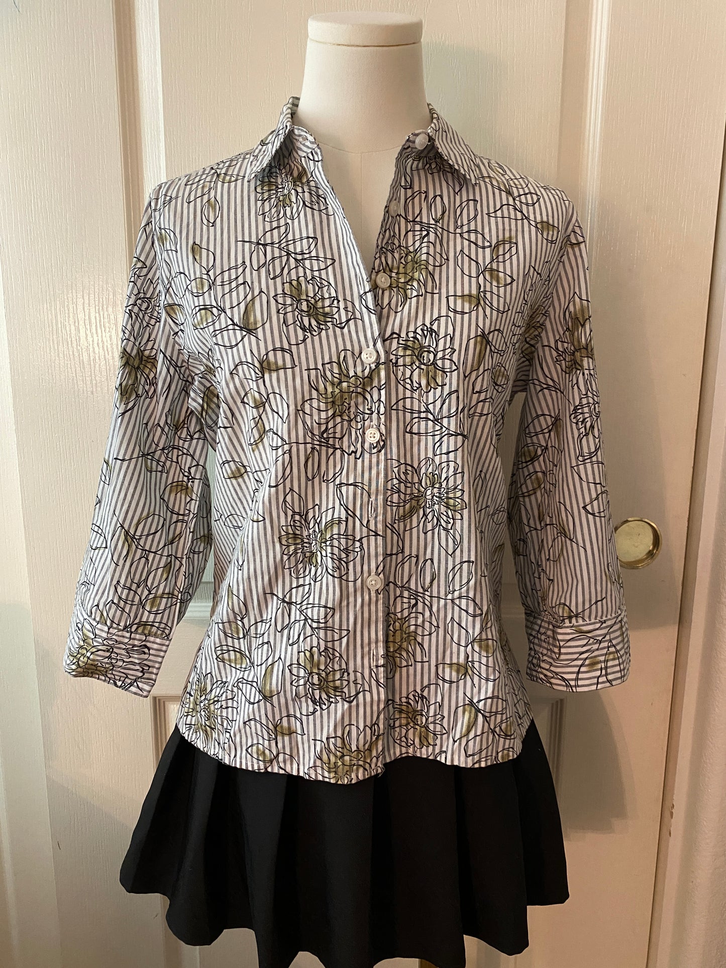 Studio Works Petite Button Up Floral Striped Long Sleeve Collared Feminine Top