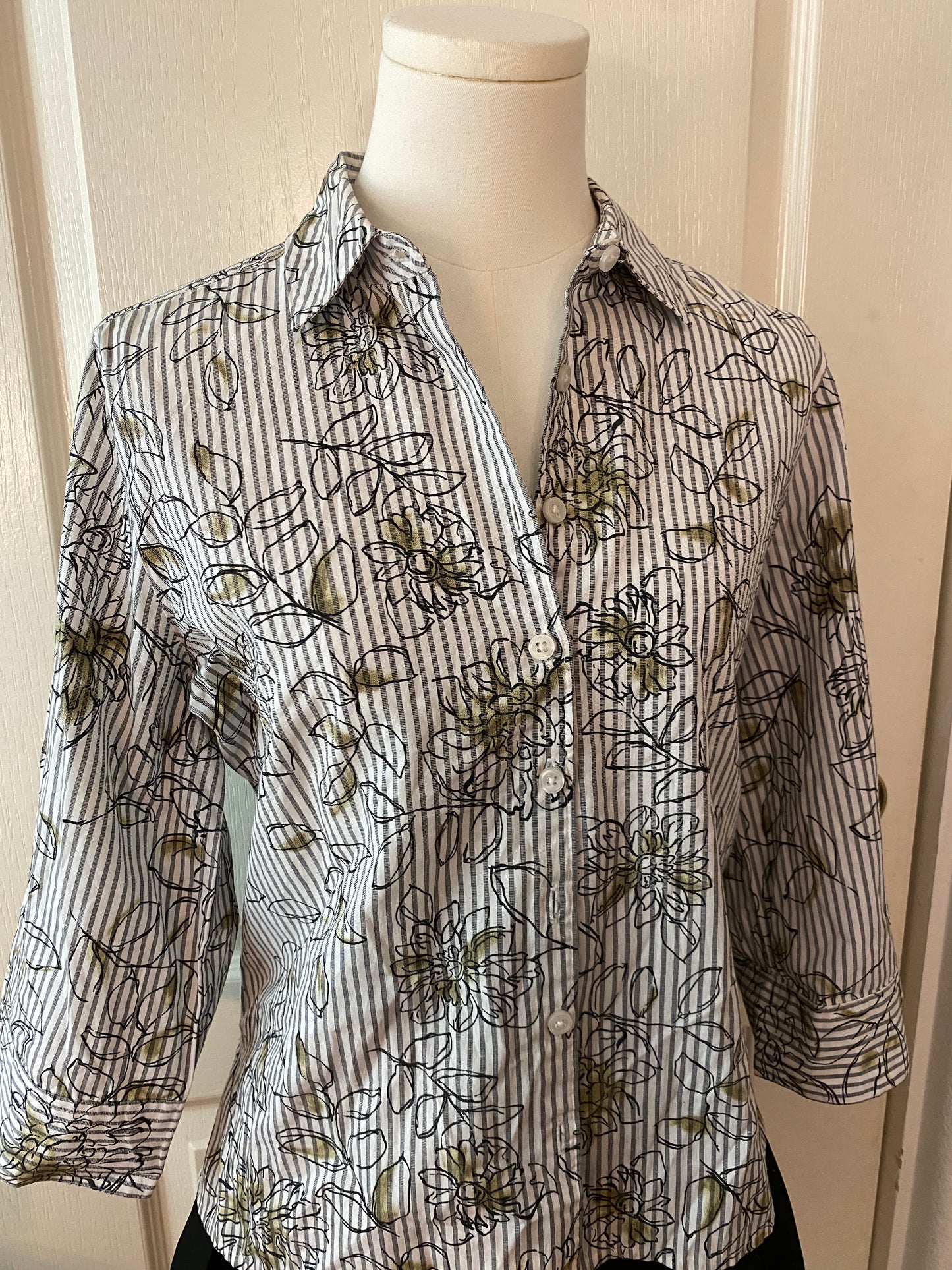 Studio Works Petite Button Up Floral Striped Long Sleeve Collared Feminine Top