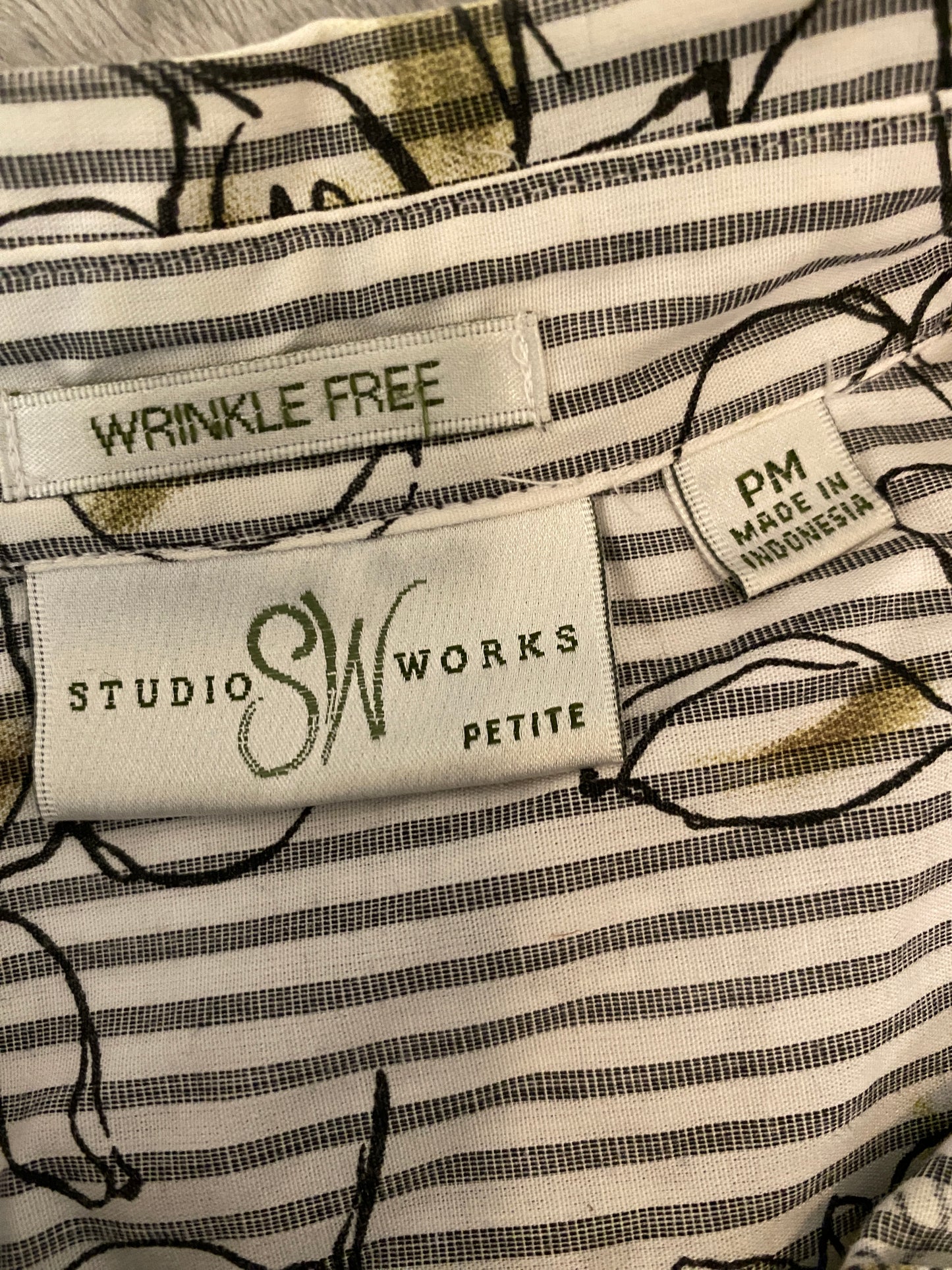Studio Works Petite Button Up Floral Striped Long Sleeve Collared Feminine Top