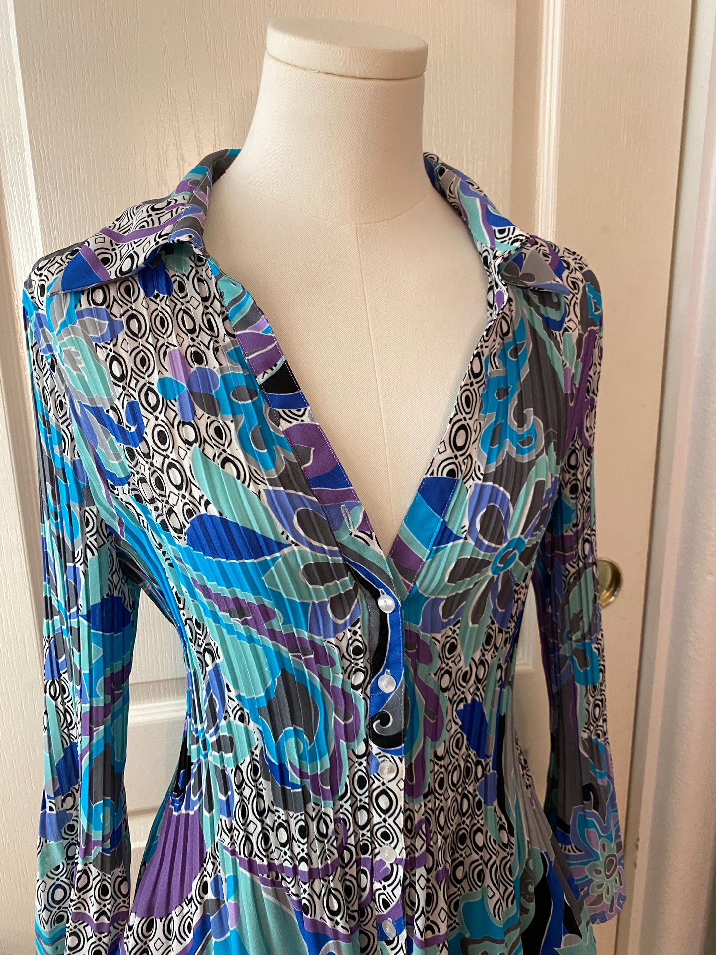 Sunny Taylor Petite Y2k Blue Purple Groovy Long Sleeve Ruffle Button Up Blouse