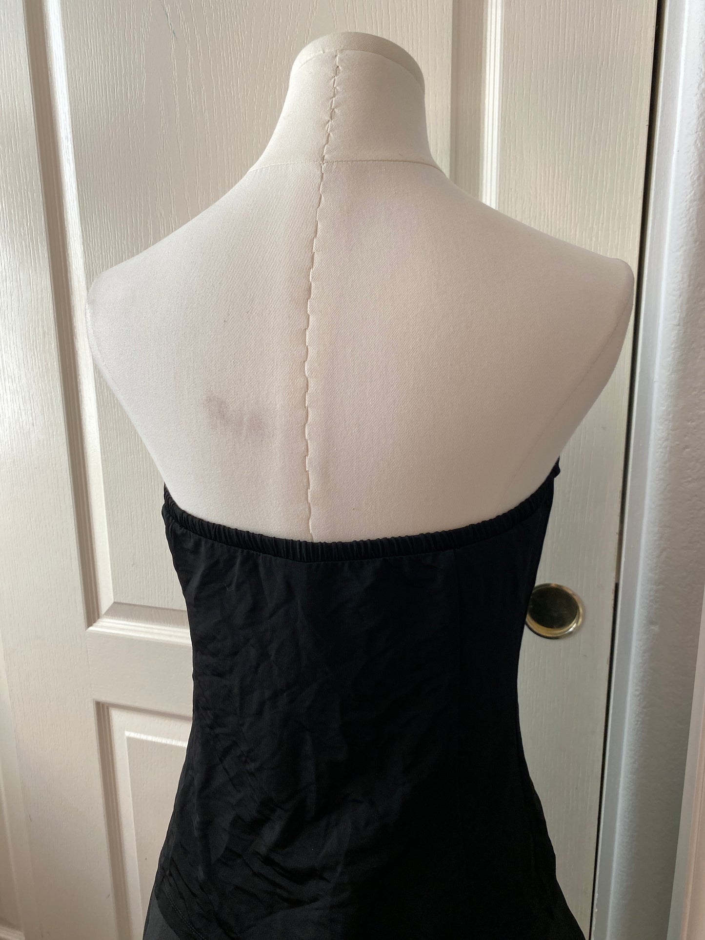 GUESS by Marciano Black Gold Detail Feminine Strapless Club Minimalistic Top