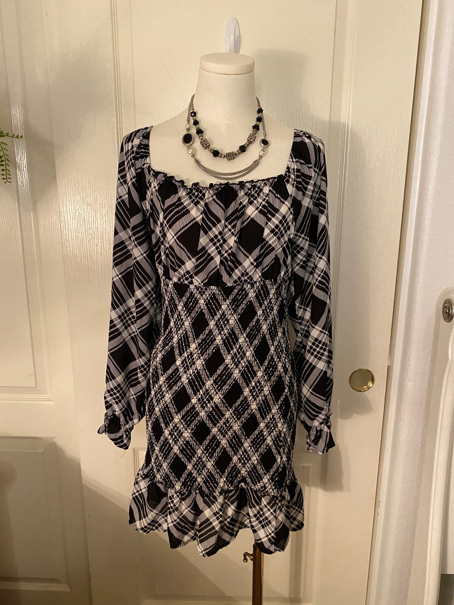 Almost Famous Plaid Black and White Long Sleeve Ruffle Knee Length Dress