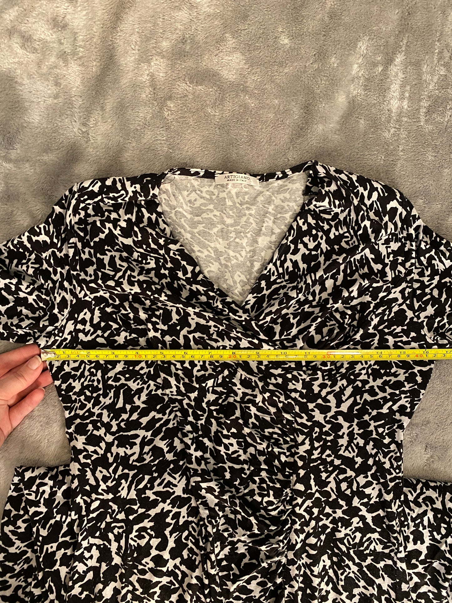Artigiano Made in Italy Long Sleeve Black and White Midi Dress