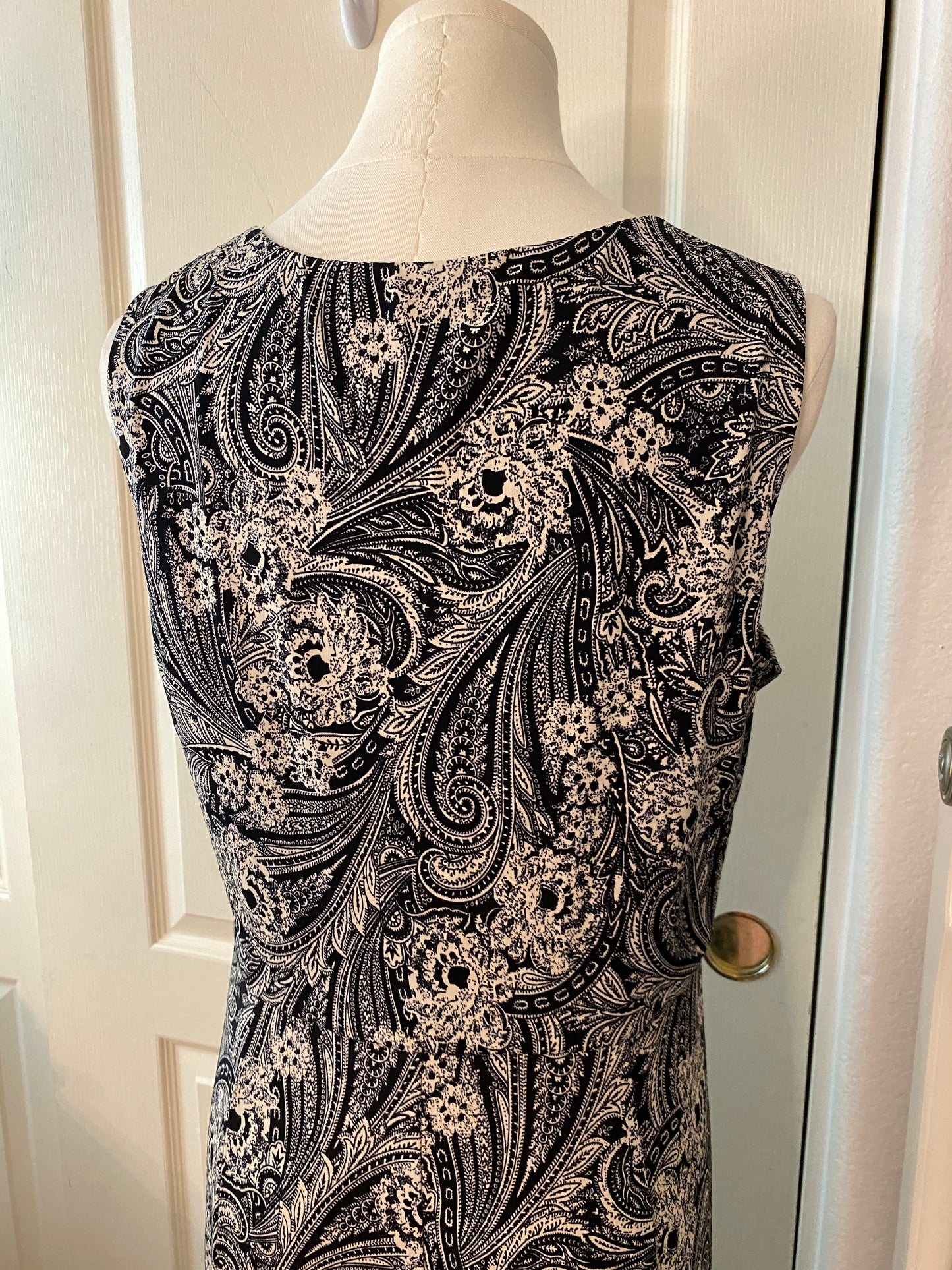 Perceptions NY Black and White Swirl Pattern Midi Summer Dress with Belt