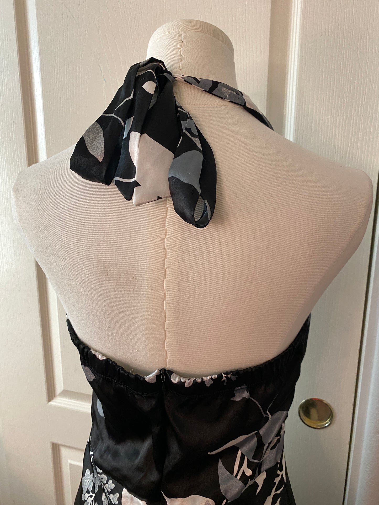 Studio Y V Neck Floral Black White Grey Wrap Knee Length Halter Dress
