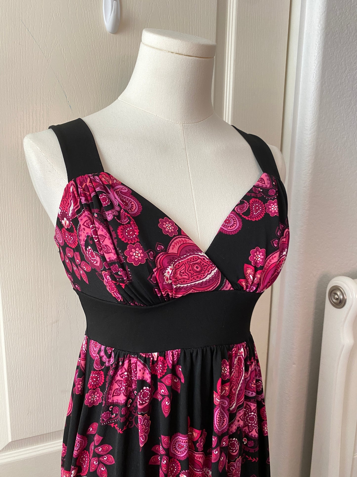 Speeckless Pink and Black Swirl Pattern Knee Length Sleeveless Y2K Mini Dress