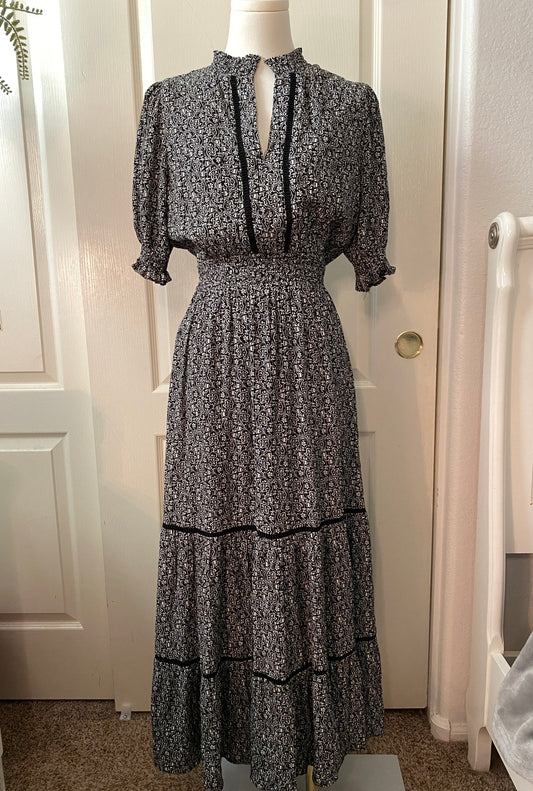 Roan and Ryan Evereve Black White Fit and Flare Puff Sleeve V Neck Maxi Dress
