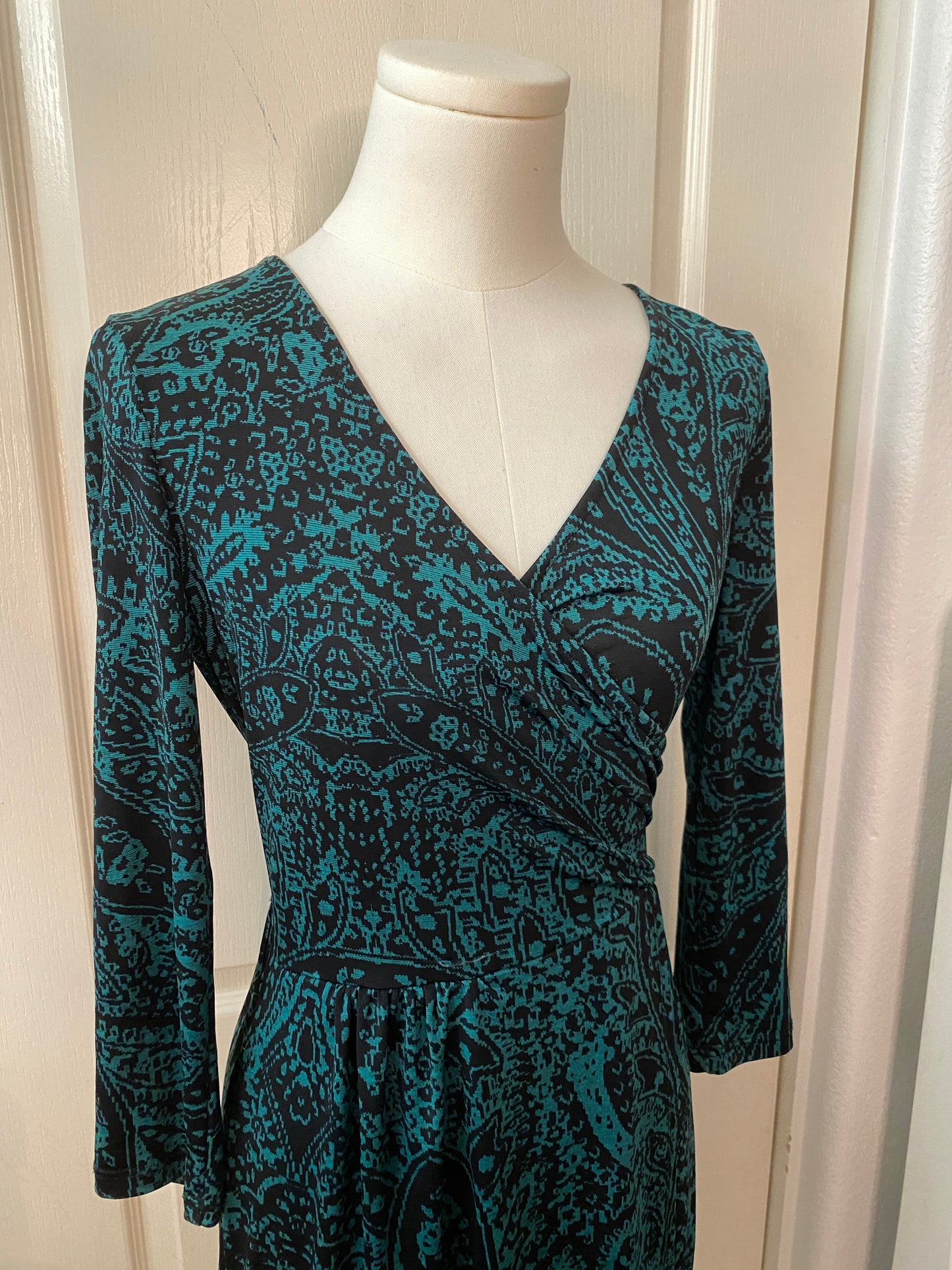 Ezra Teal and Black Pattern Long Sleeve V Neck Wrap Knee Length Dress