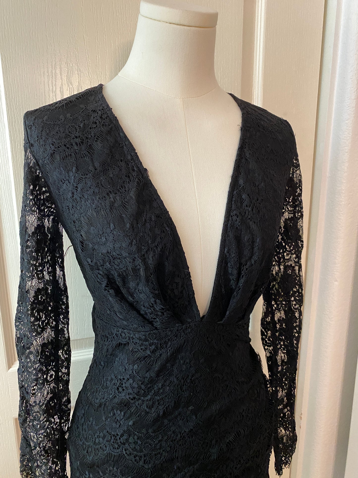 Xtaren Black Long Sleeve Lace V Neck Formal Backless Elegant Feminine Dress
