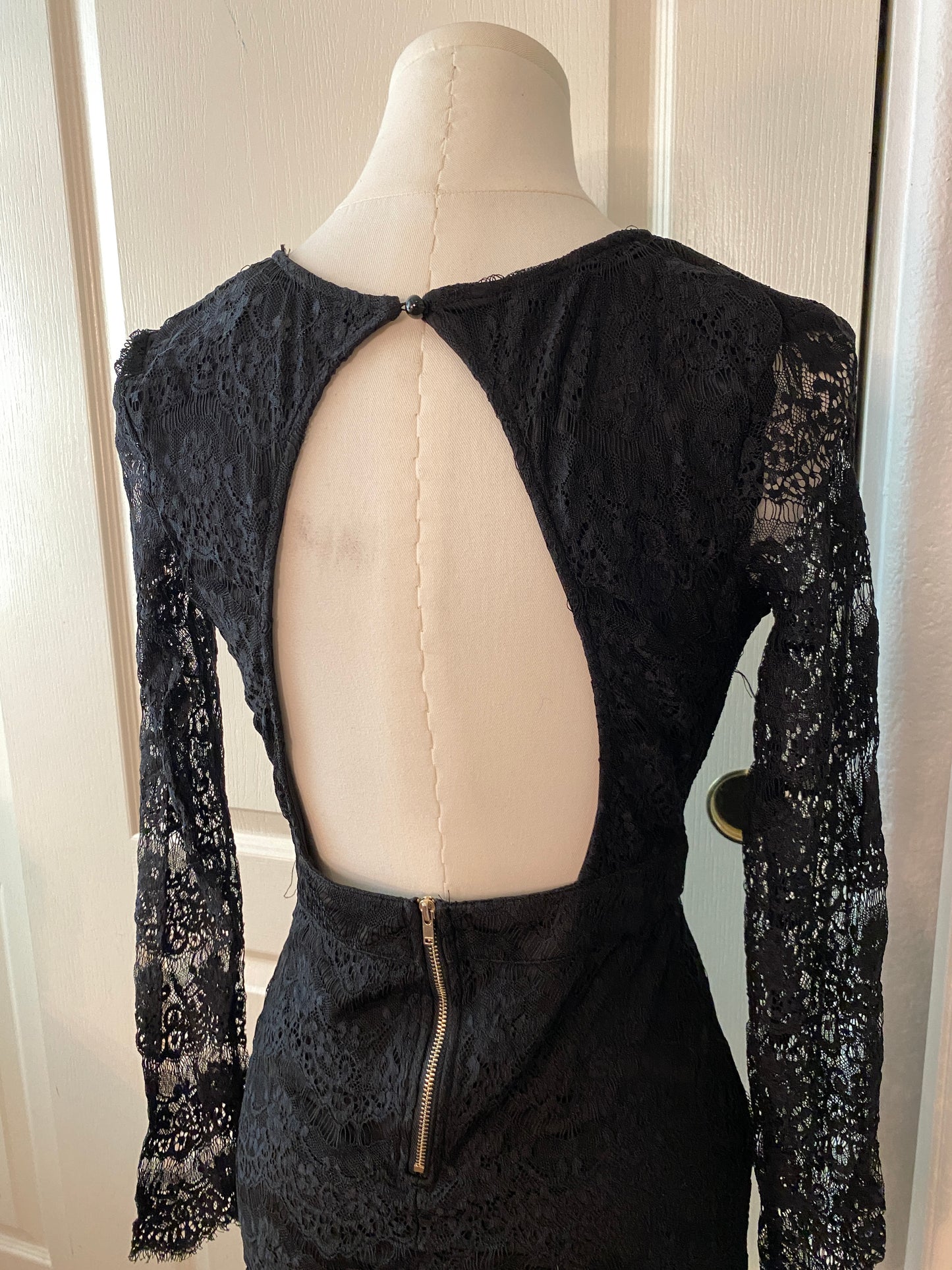 Xtaren Black Long Sleeve Lace V Neck Formal Backless Elegant Feminine Dress