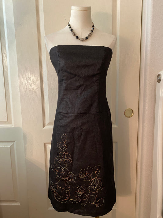 To The Max Sleeveless Dark Grey Black Floral Embroidered Summer Feminine Dress