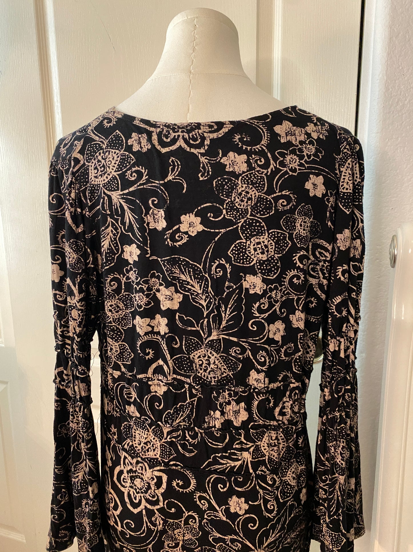 Sharise Neil Black Brown Floral V Neck Wrap Long Flare Sleeve Knee Length Dress
