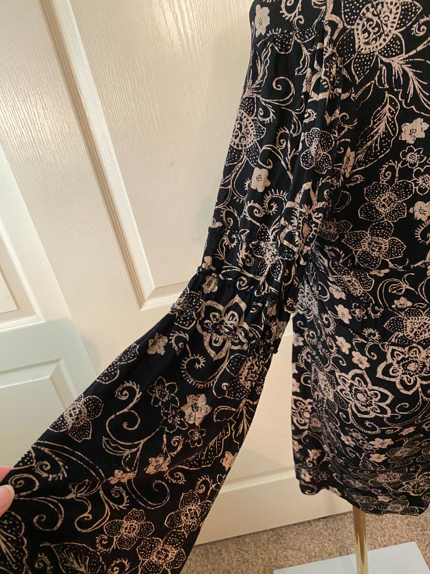 Sharise Neil Black Brown Floral V Neck Wrap Long Flare Sleeve Knee Length Dress