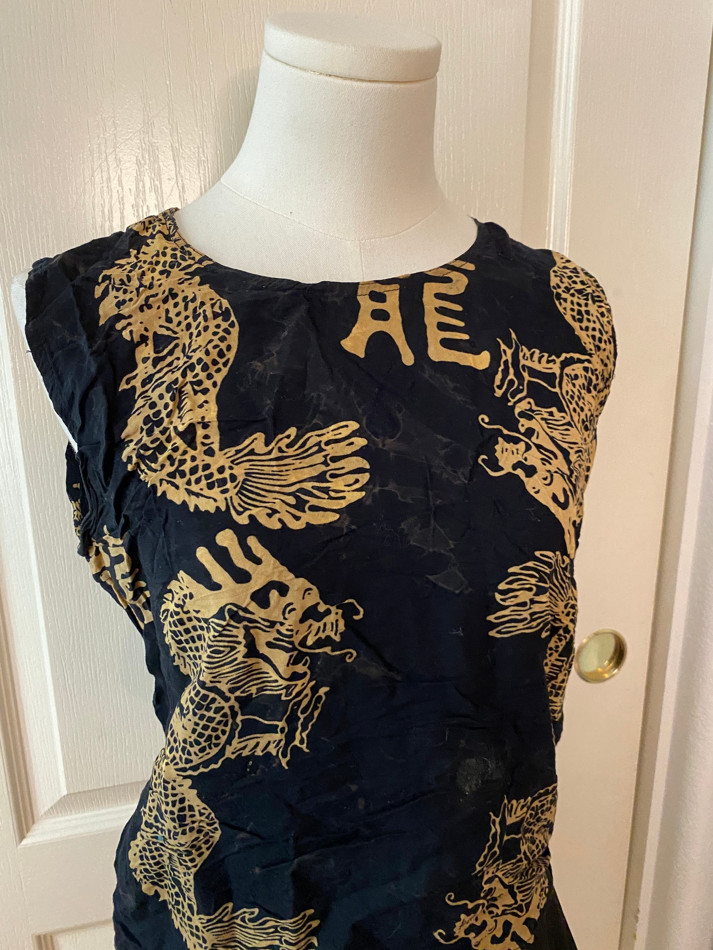 Andy's Collection Y2K Black Gold Sleeveless Tank Top Oriental Pattern Dragon