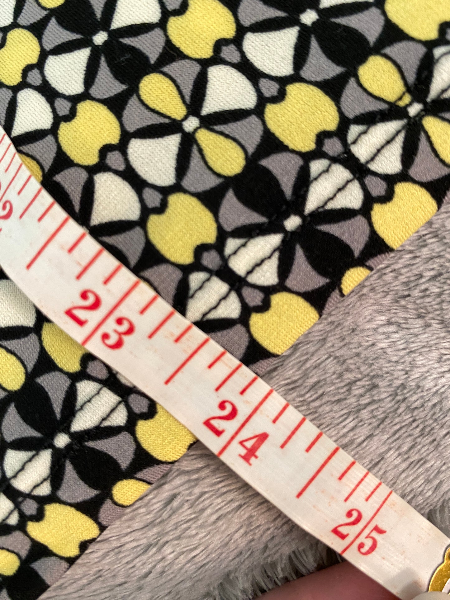 Briggs New York Petite Y2k Yellow Black Pattern Short Sleeve Top Tunic