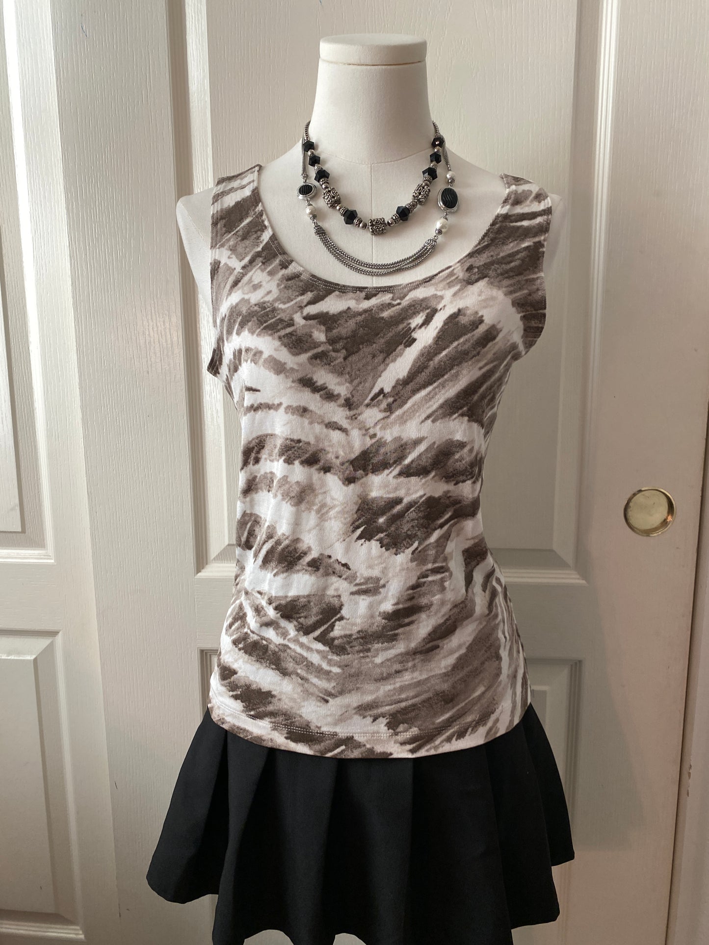 Grey and White Summer Pattern Feminine Sleeveless Tank Top